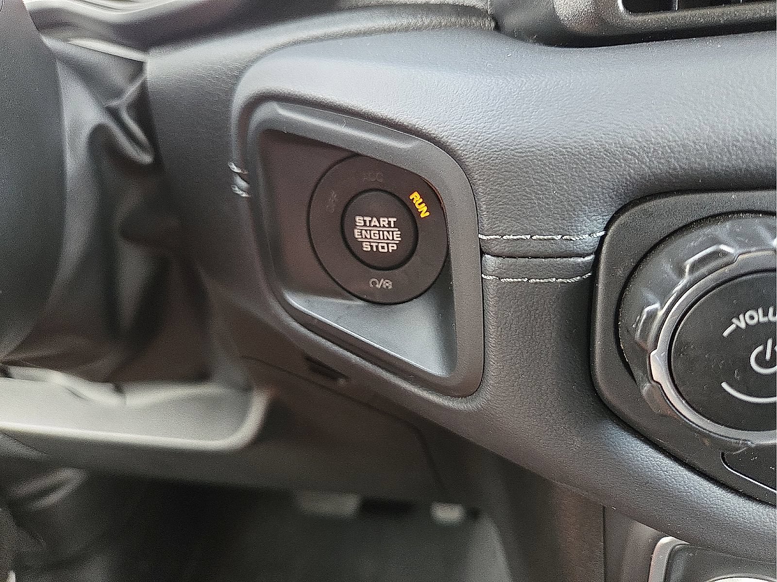 Used 2025 Jeep Wrangler Unlimited Rubicon AWD/4WD image 22