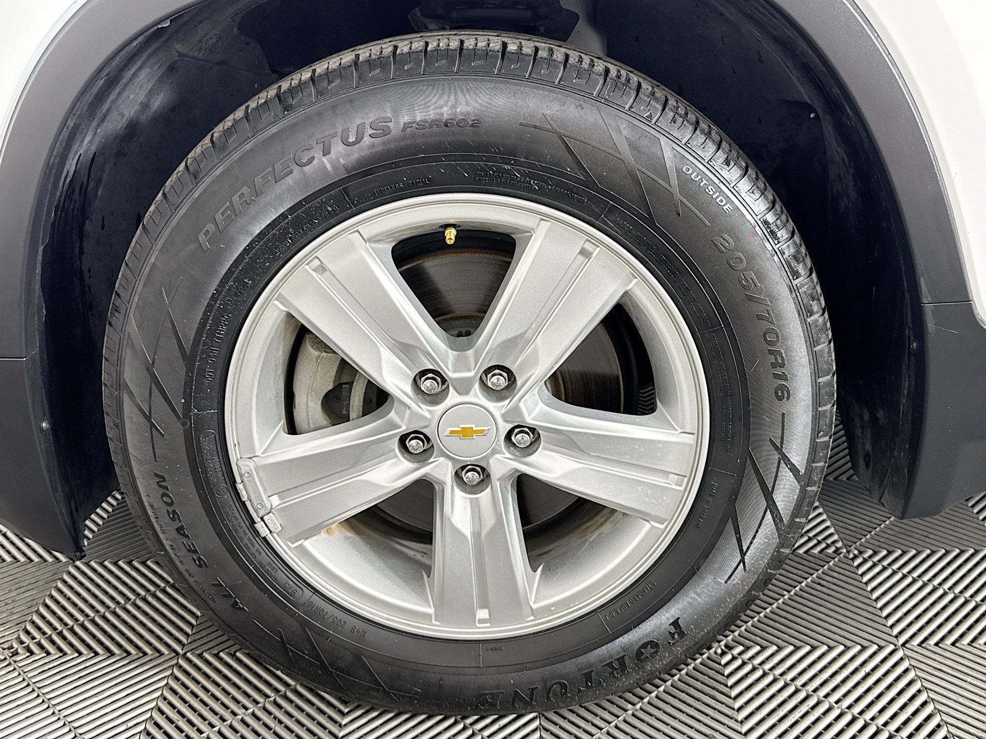 Used 2020 Chevrolet Trax LS FWD image 34