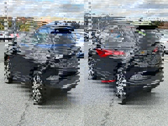 Used 2023 Chevrolet Equinox Premier image 3