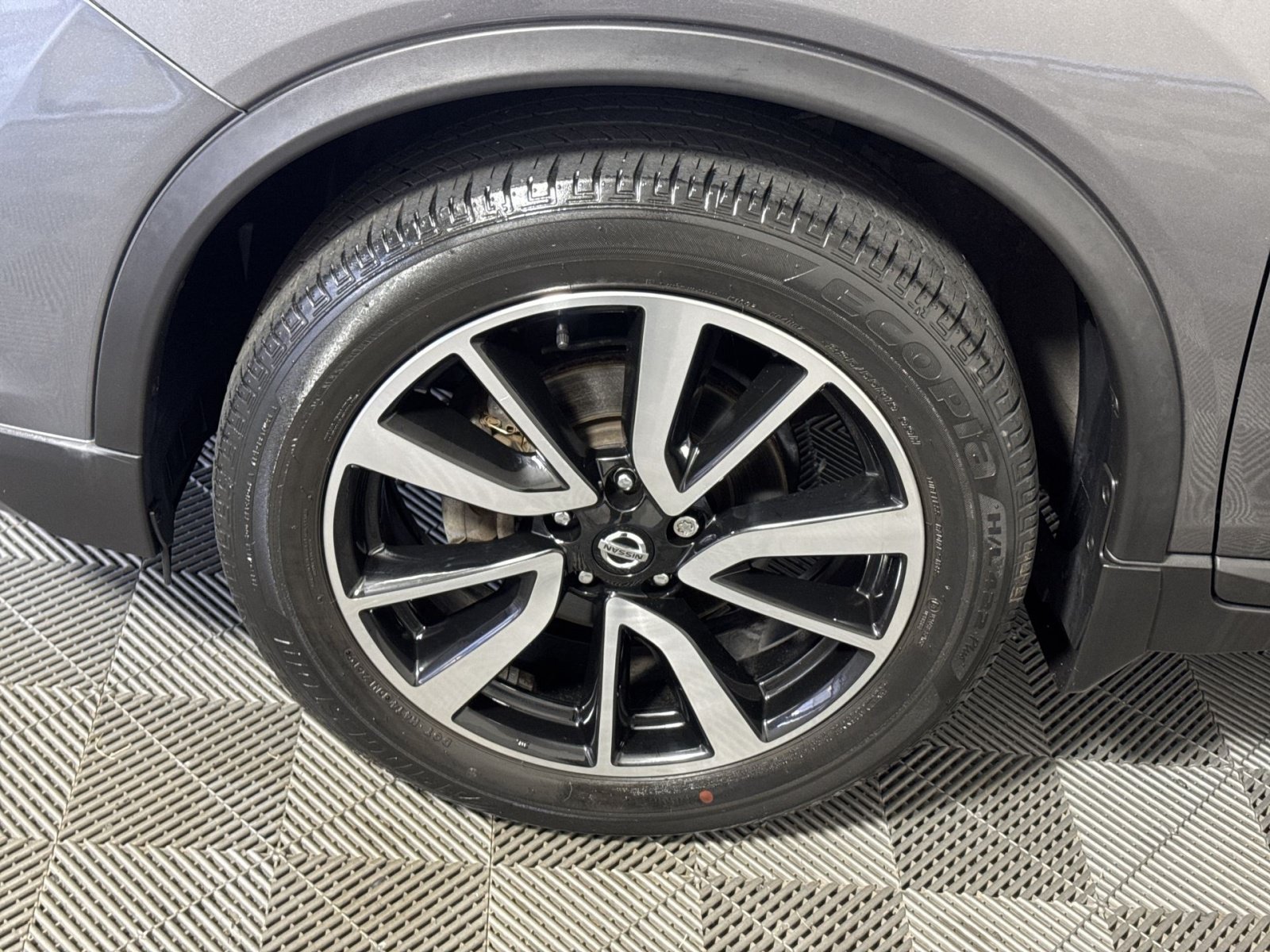 Used 2020 Nissan Rogue SL AWD/4WD image 12