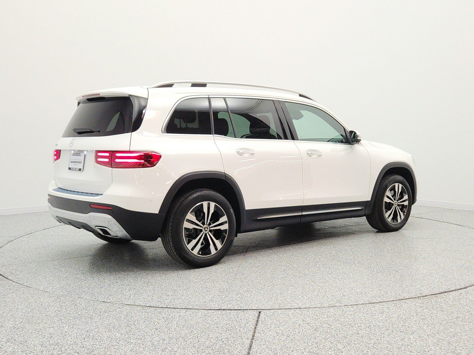 Used 2025 Mercedes-Benz GLB 250 image 5