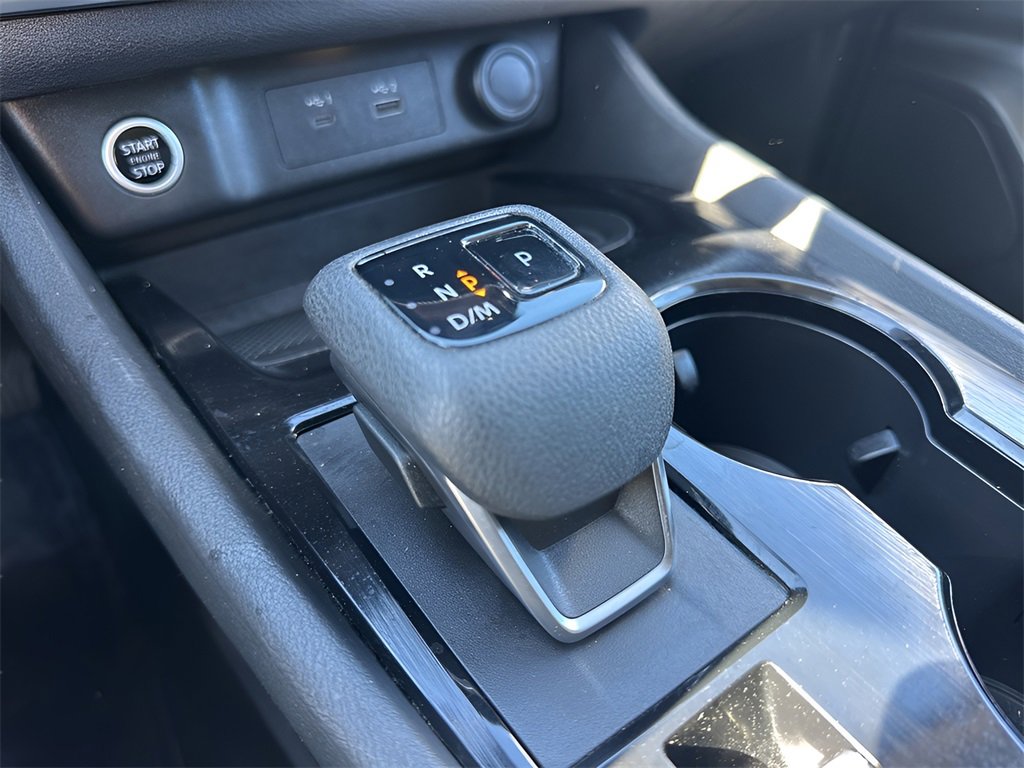 Used 2021 Nissan Rogue SV image 16