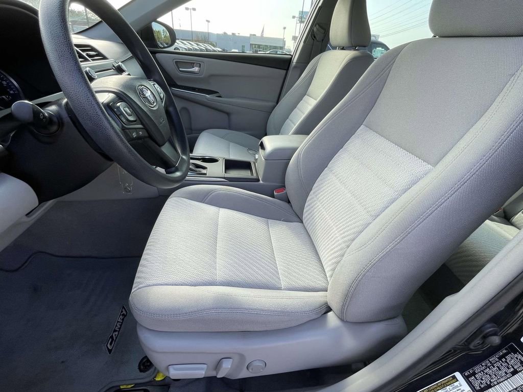Used 2016 Toyota Camry LE image 13