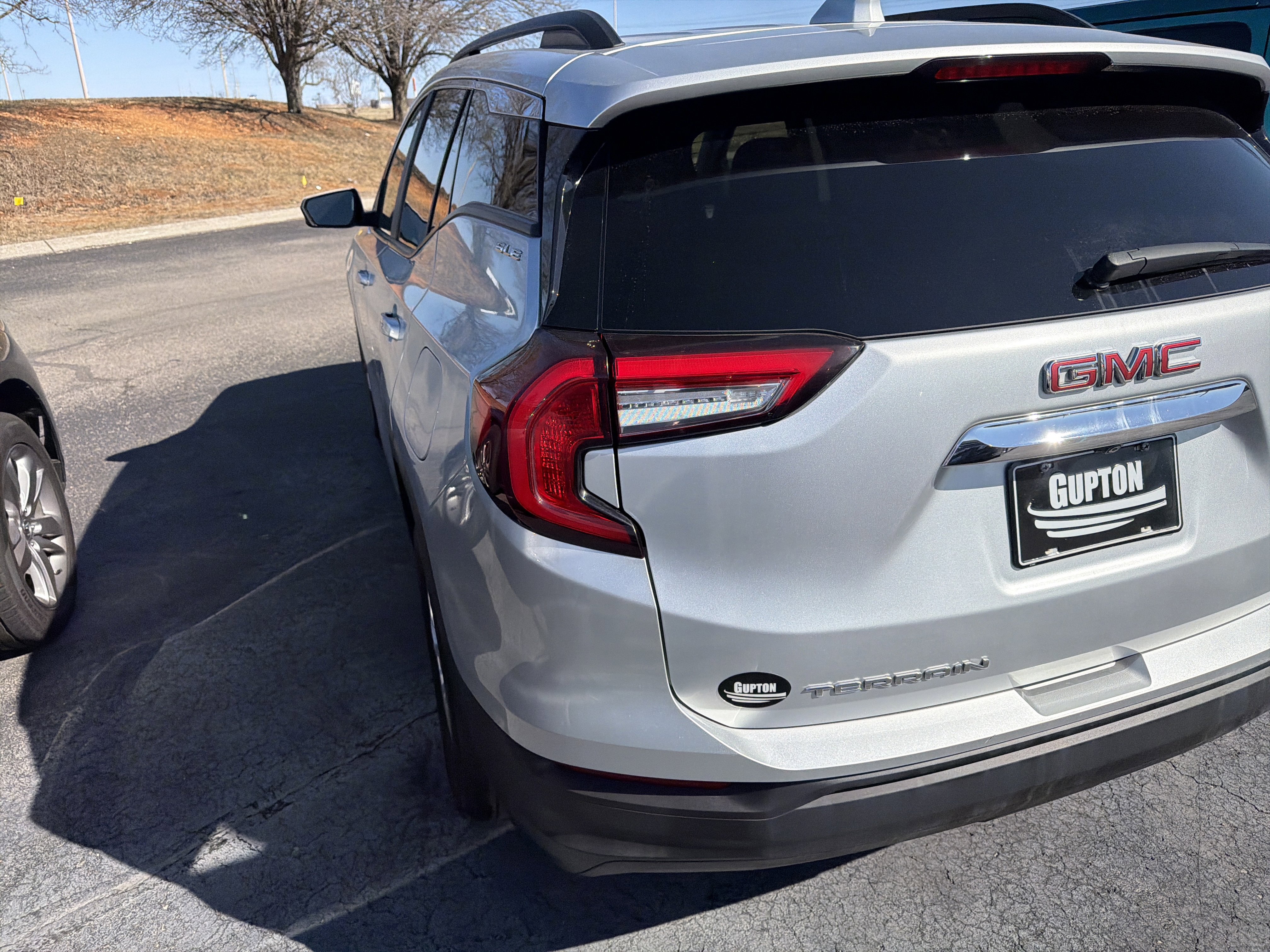 Used 2022 GMC Terrain SLE w/ Driver Convenience Package image 10