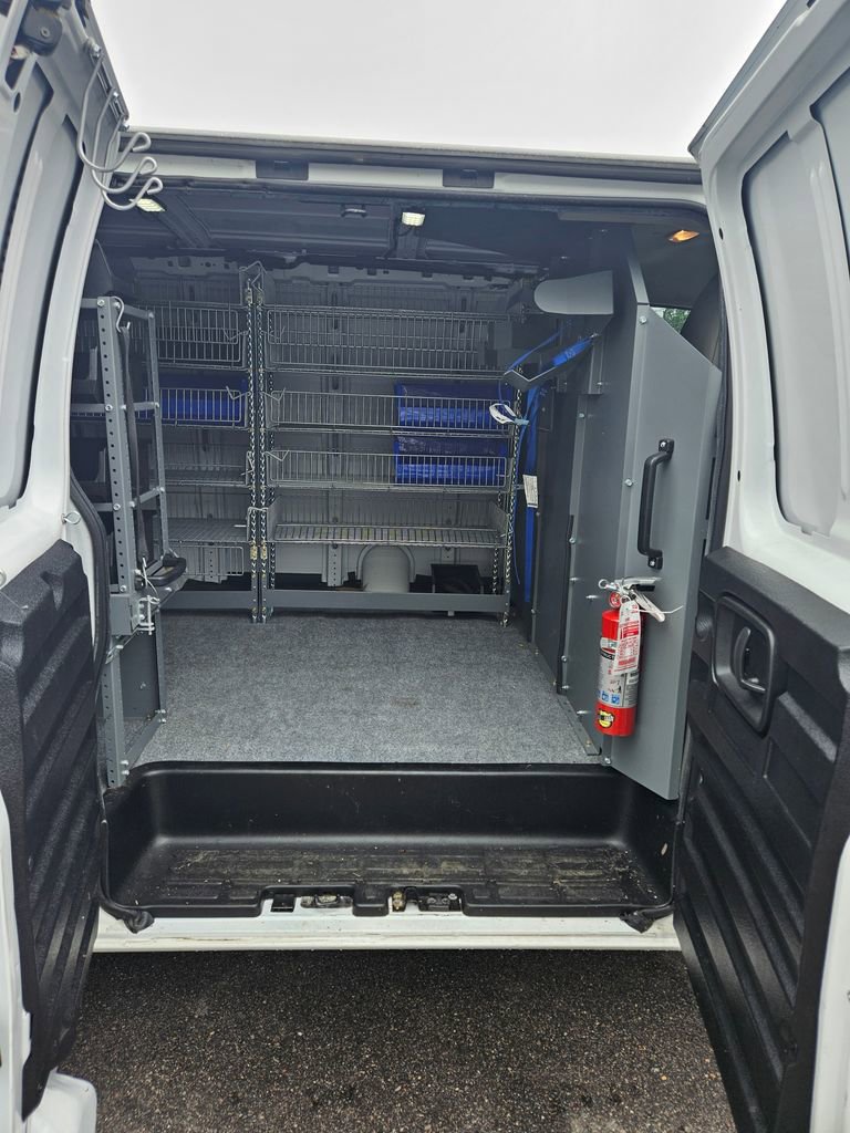 Used 2021 Chevrolet Express 2500 RWD image 10