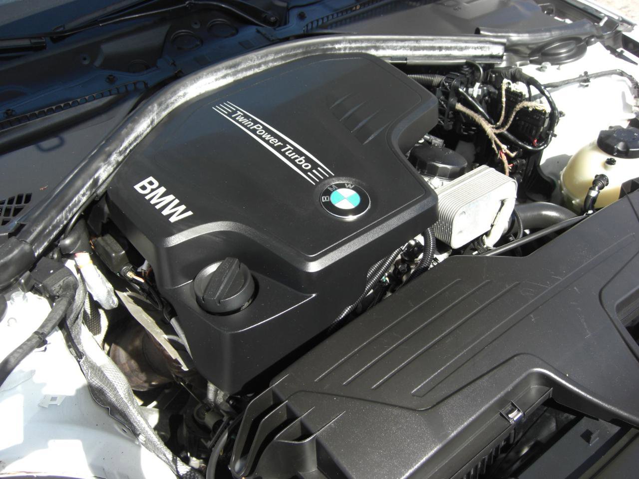 Used 2014 BMW 320i Sedan RWD image 18