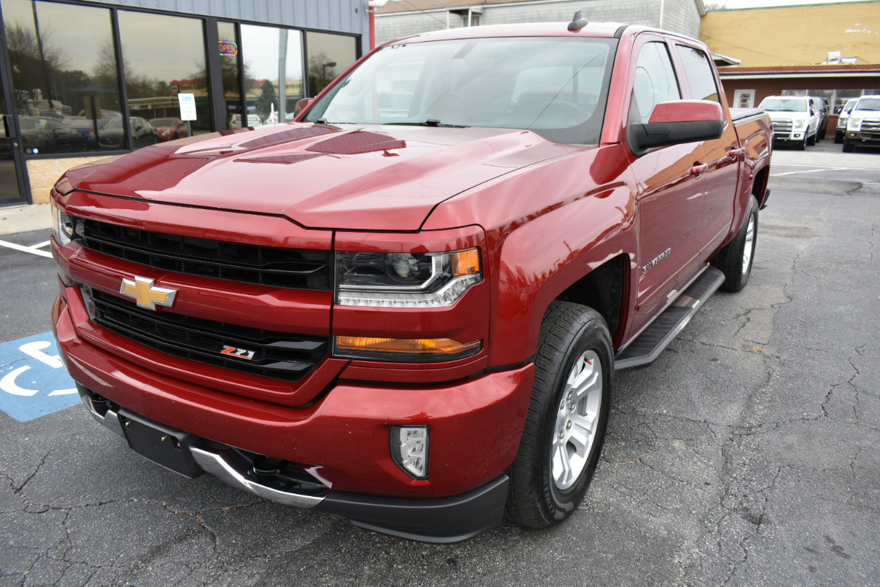 Used 2018 Chevrolet Silverado 1500 LT w/ All Star Edition image 2
