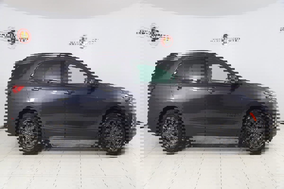Used 2022 Chevrolet Equinox RS image 2