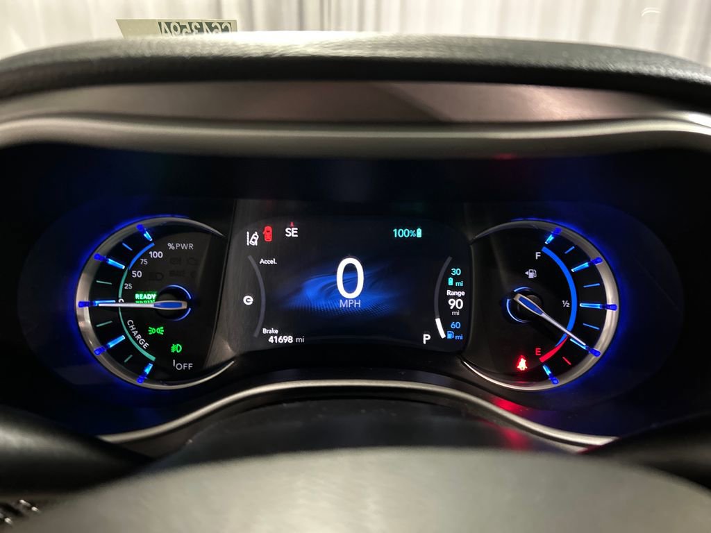 Used 2023 Chrysler Pacifica Touring-L FWD image 15