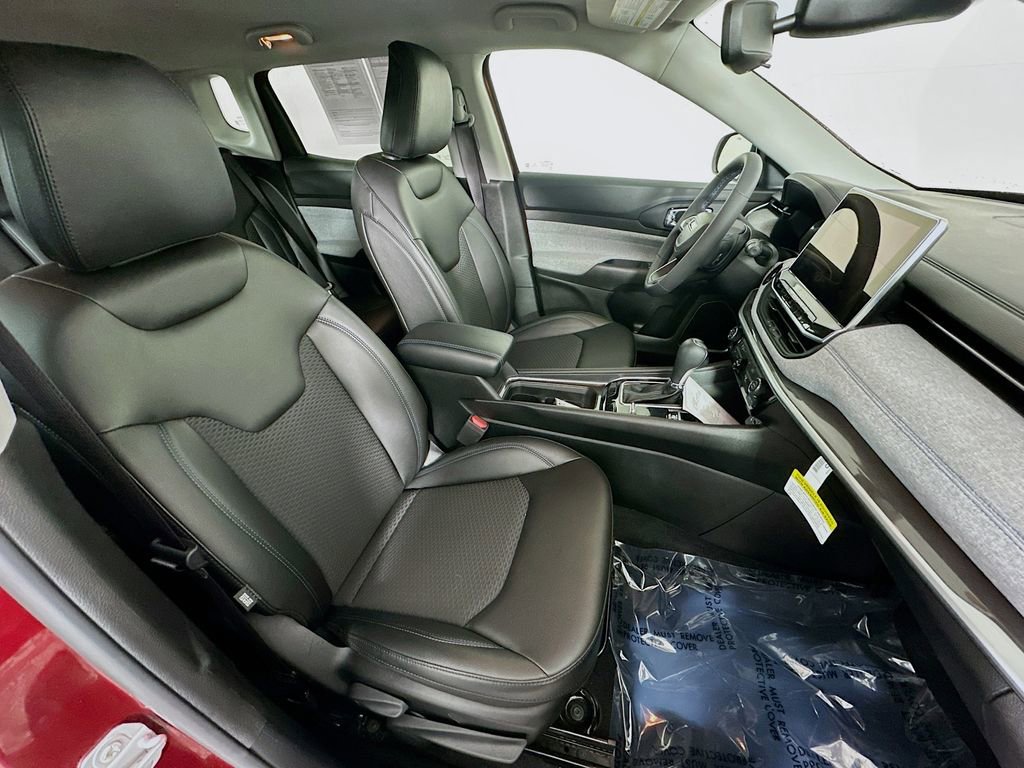 Certified 2022 Jeep Compass Latitude image 37