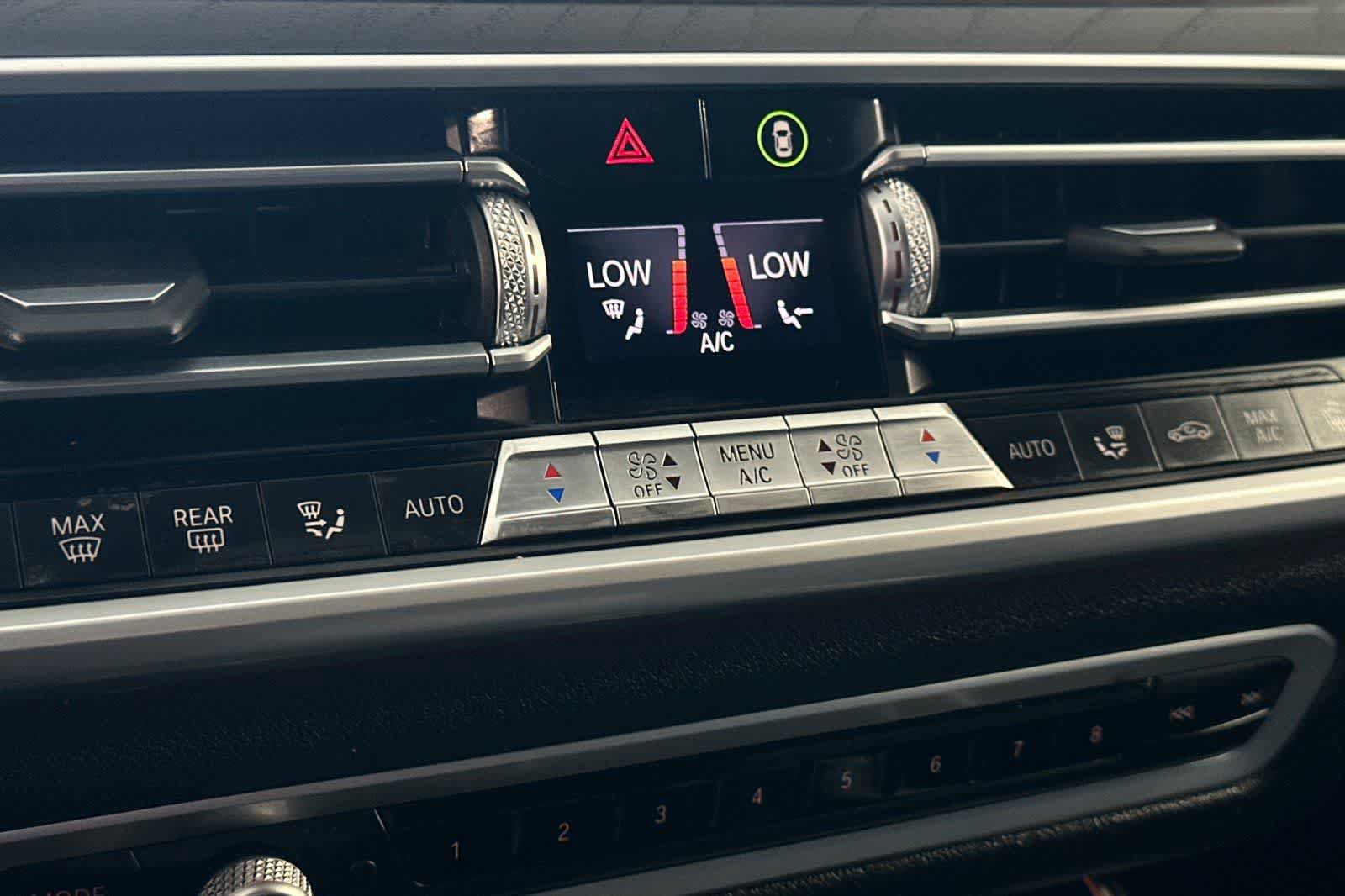 Used 2020 BMW X7 M50i AWD/4WD image 23