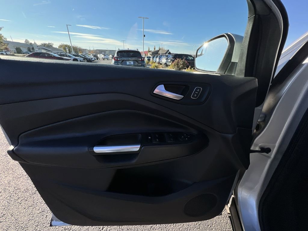 Used 2018 Ford Escape SE image 21