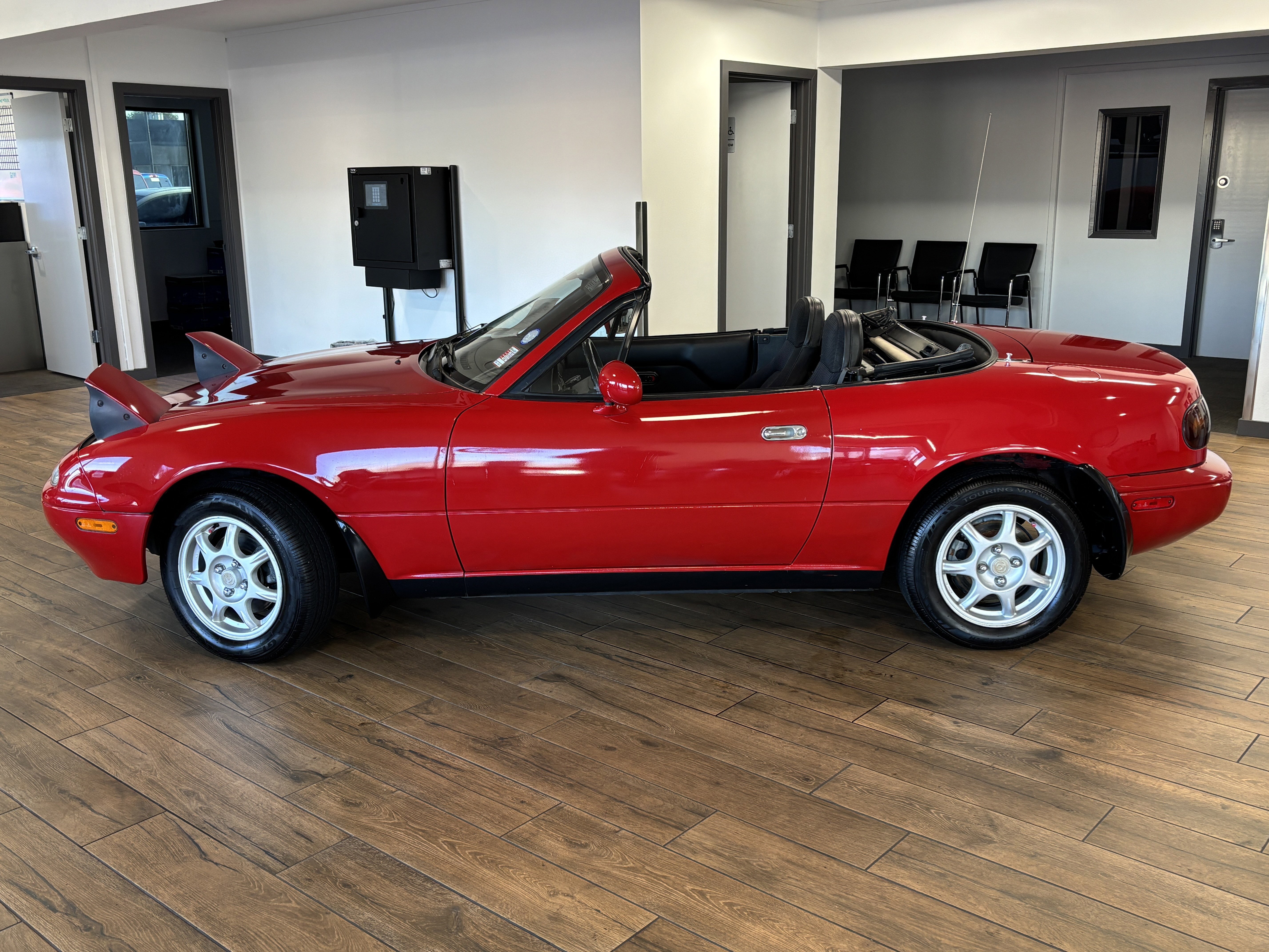 Used 1997 MAZDA MX-5 Miata image 3
