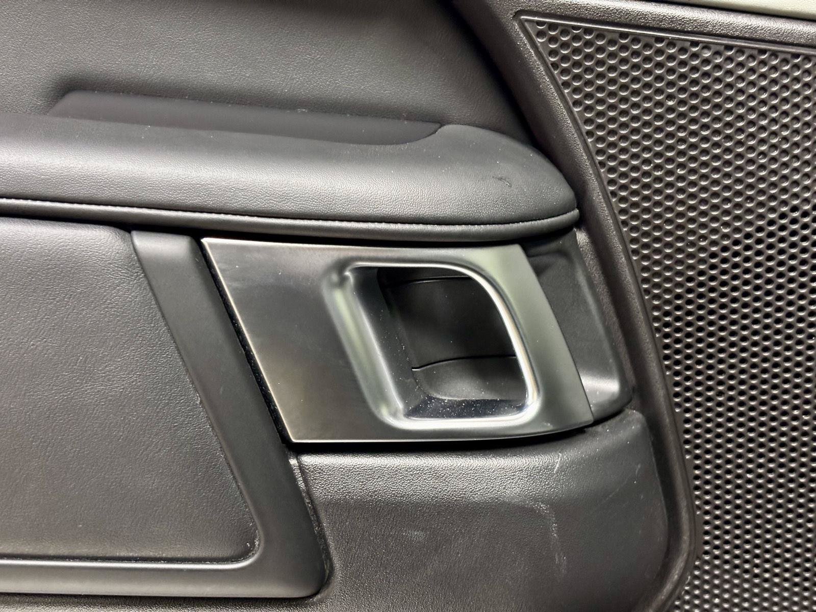 Used 2017 Land Rover Discovery HSE Luxury AWD/4WD image 20
