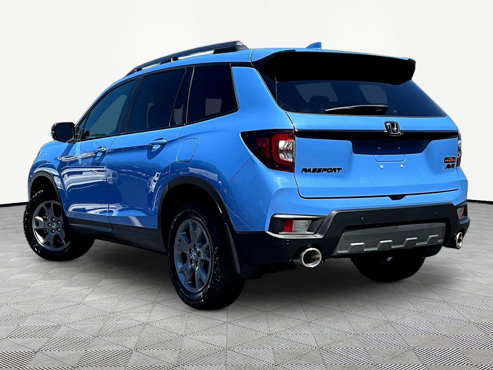 Certified 2025 Honda Passport TrailSport image 4