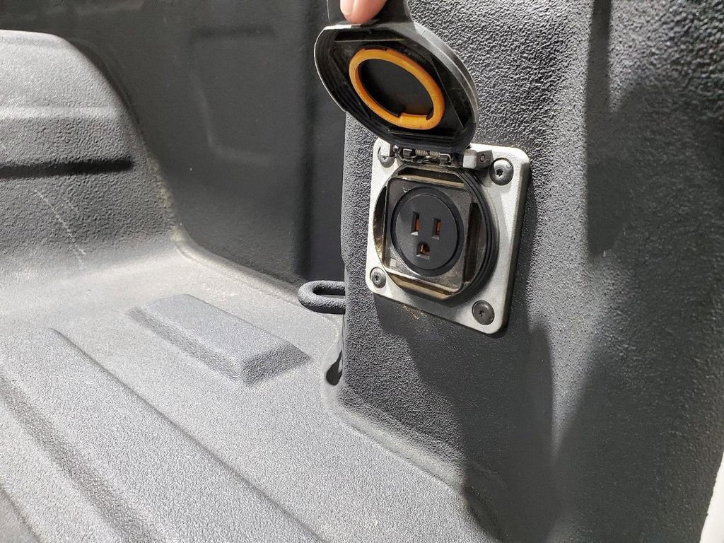 Used 2022 GMC Sierra 1500 SLT image 48