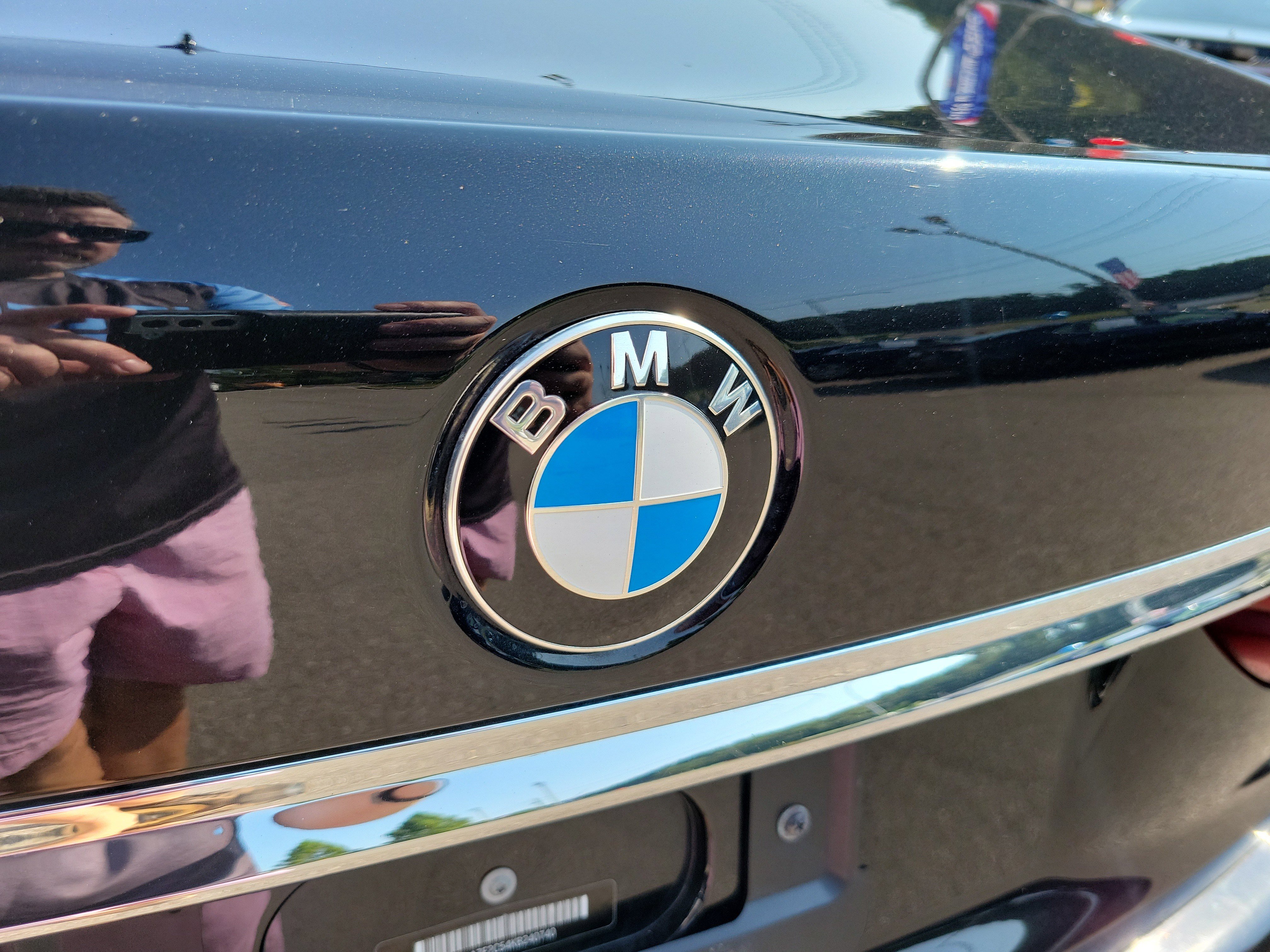 Used 2019 BMW 750i xDrive w/ Executive Package image 34