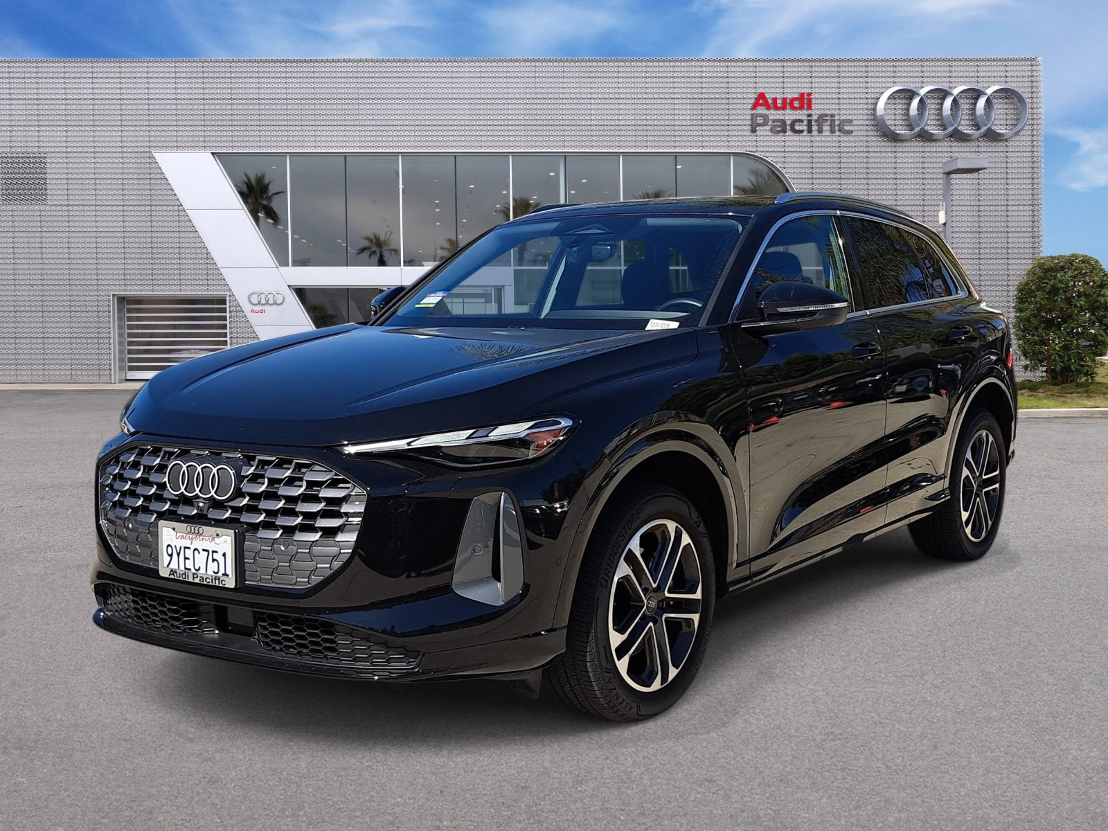 Certified 2026 Audi Q5 Premium AWD/4WD image 1