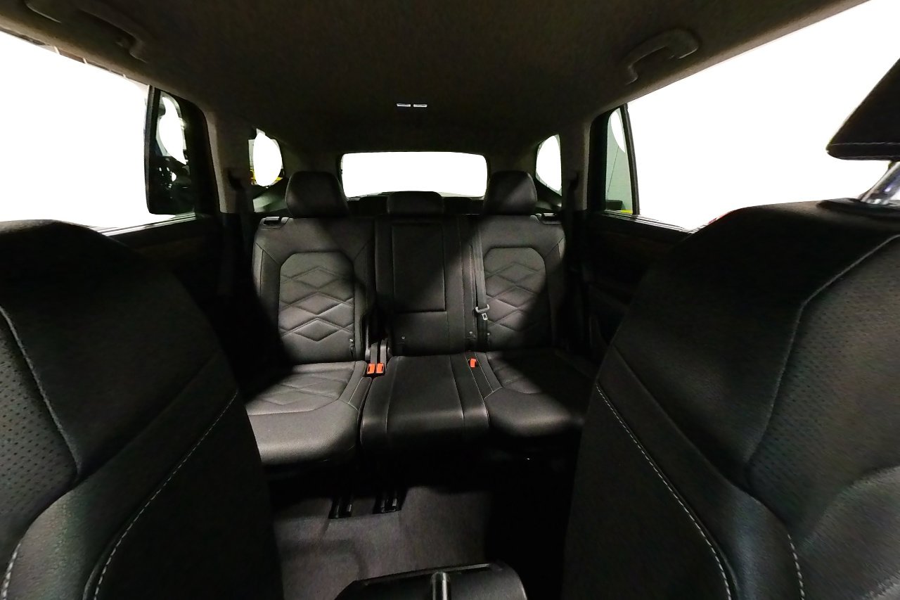 Used 2025 Volkswagen Atlas SE image 44