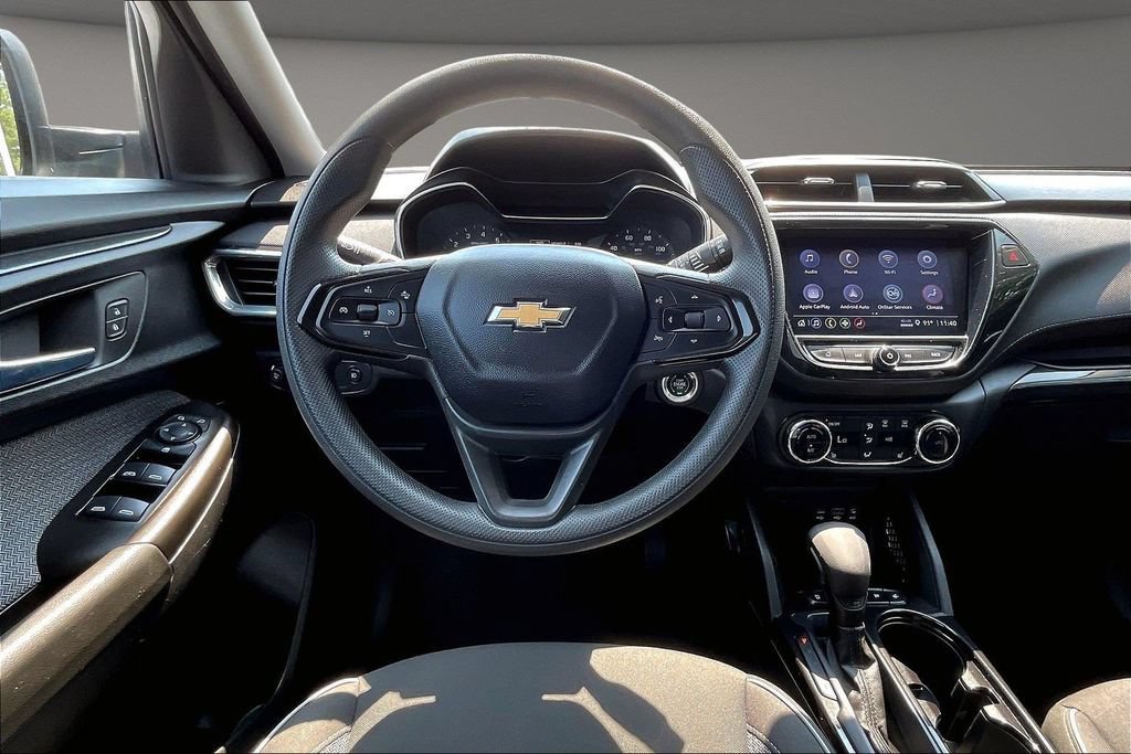 Used 2023 Chevrolet TrailBlazer LT w/ Convenience Package FWD image 11