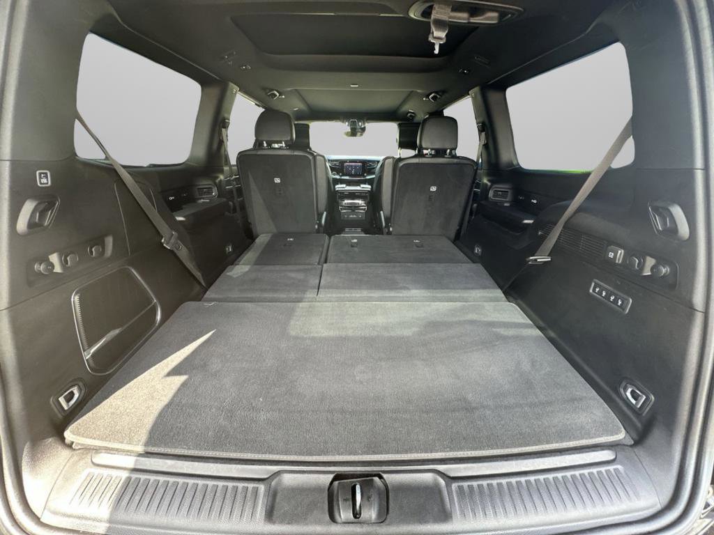 Used 2023 Jeep Wagoneer Series II AWD/4WD image 23