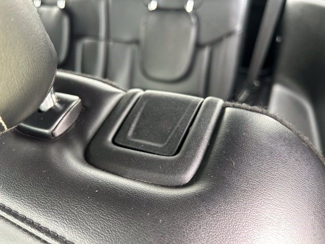 Used 2021 Ford Explorer XLT w/ Equipment Group 202A AWD/4WD image 45