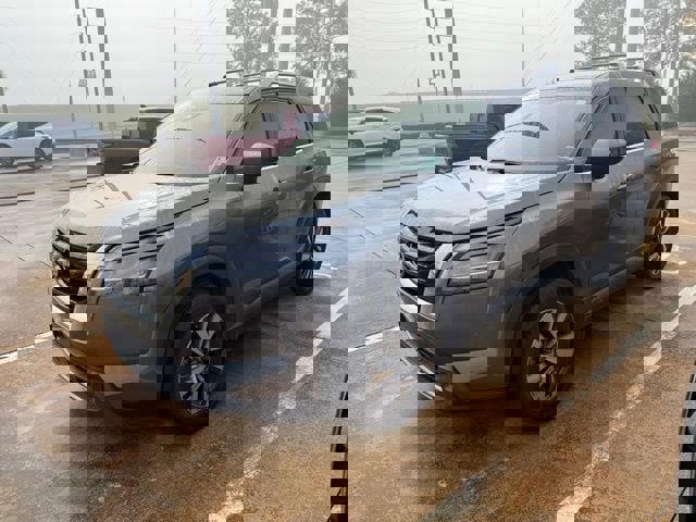 Used 2023 Nissan Pathfinder SL