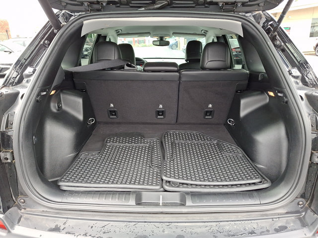 Used 2019 Jeep Cherokee Latitude Plus w/ Comfort/Convenience Group AWD/4WD image 28