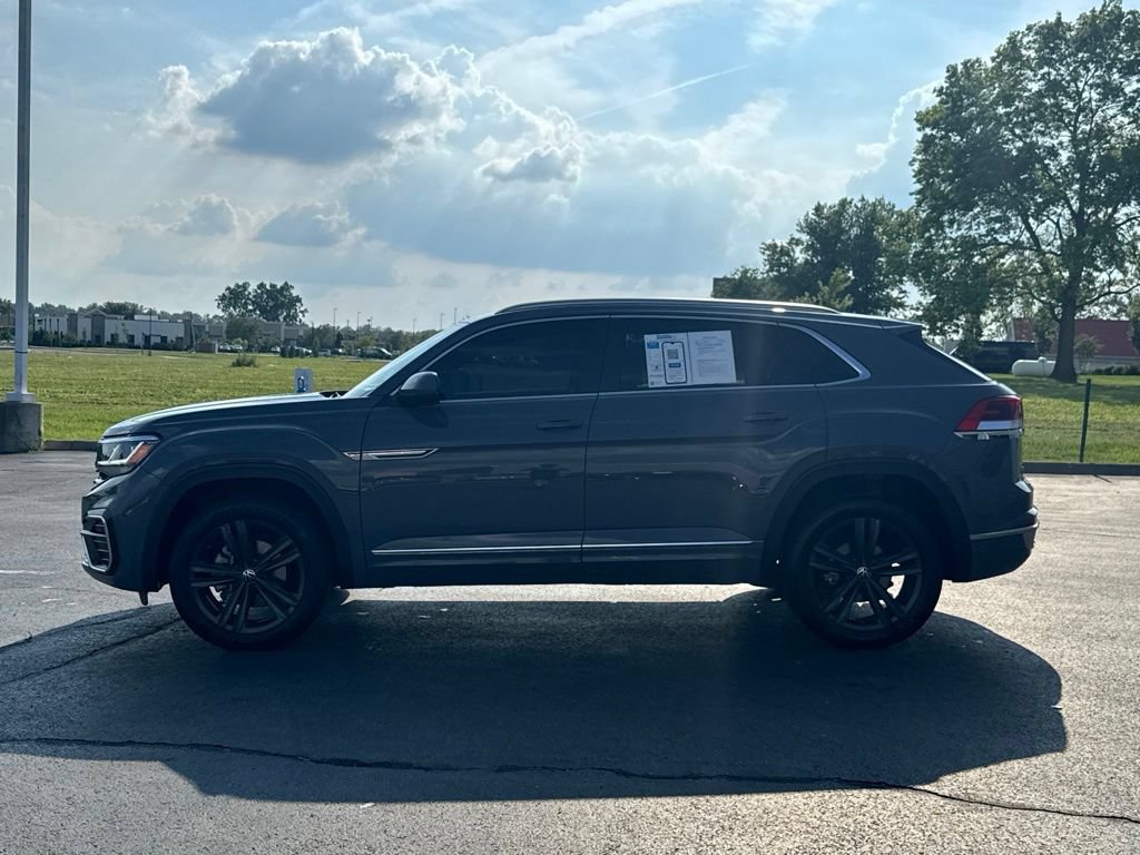 Used 2022 Volkswagen Atlas Cross Sport SEL R-Line AWD/4WD image 4