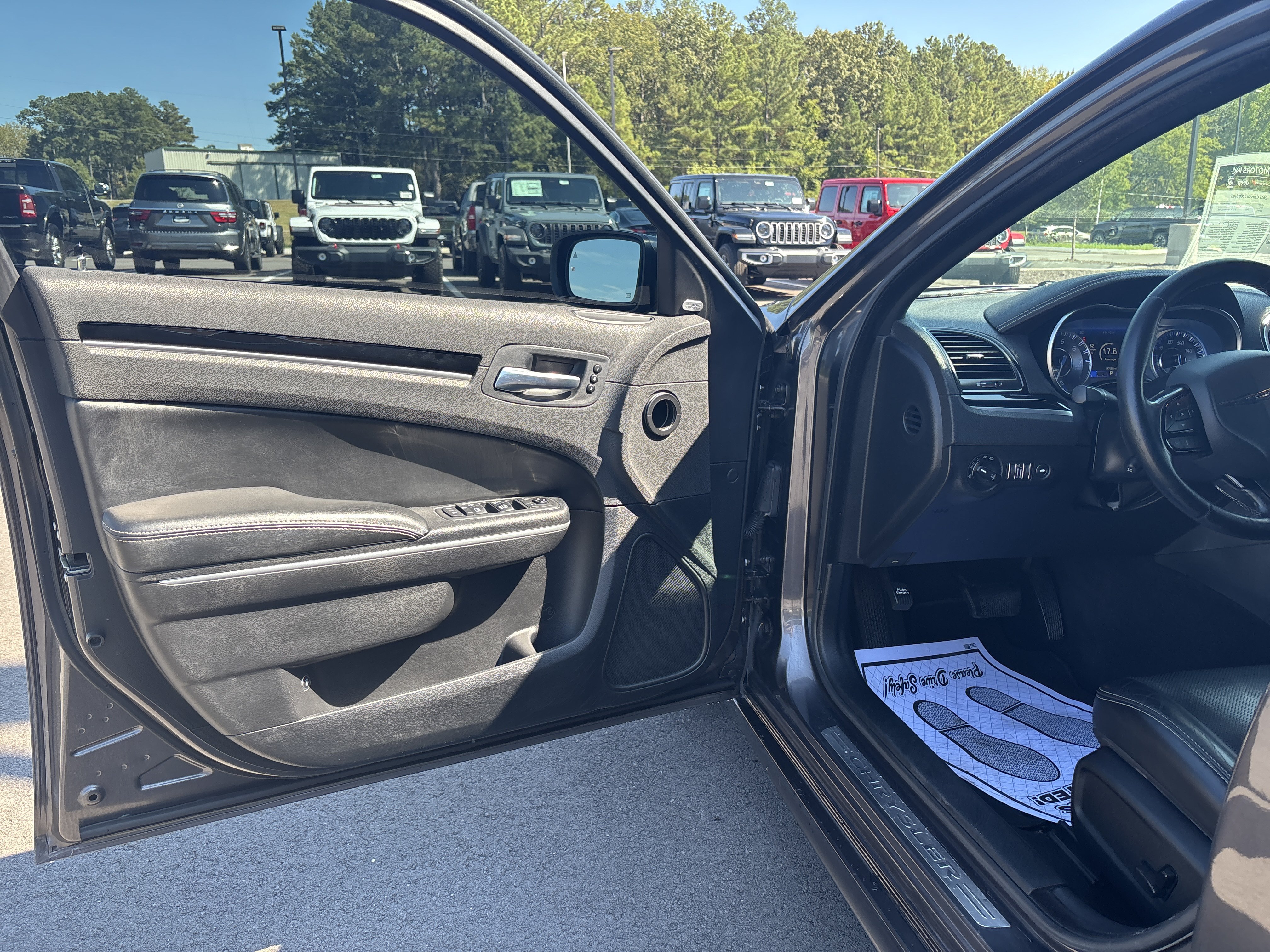 Used 2021 Chrysler 300 S w/ S Model Appearance Package RWD image 10