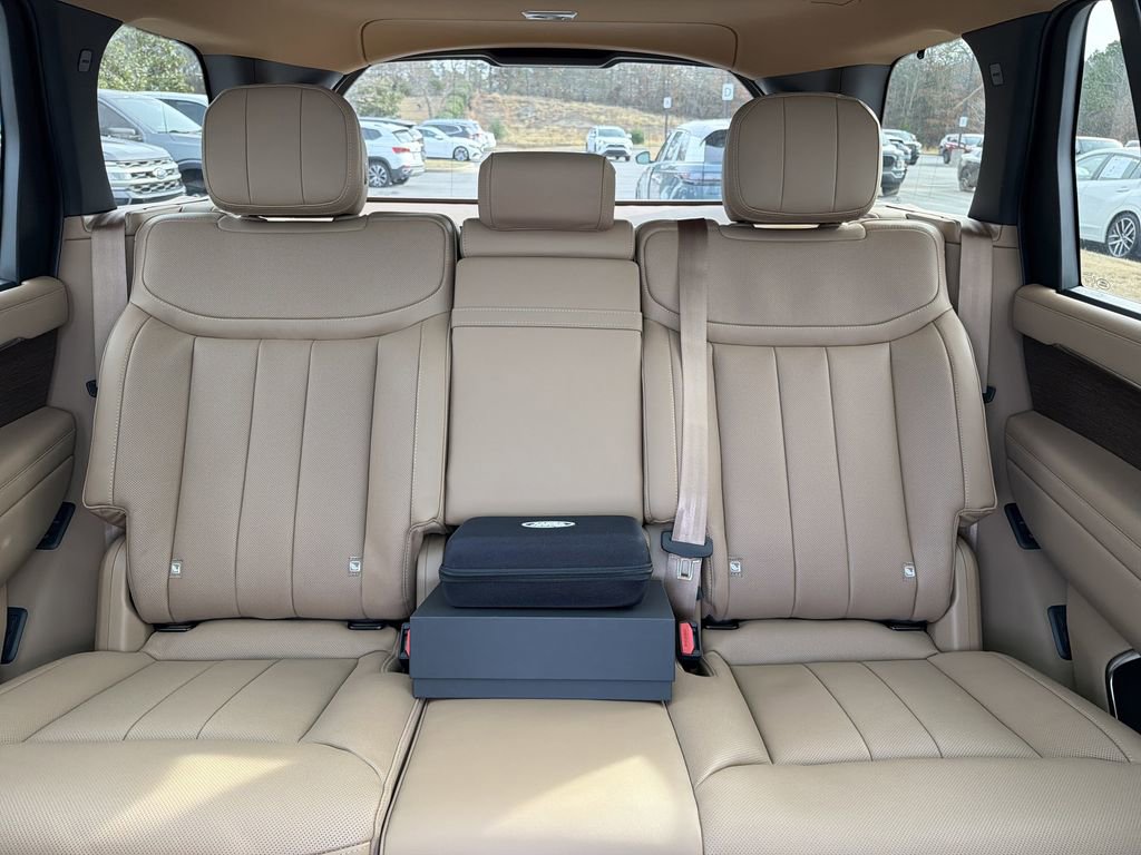 New 2026 Land Rover Range Rover Long Wheelbase SE image 30