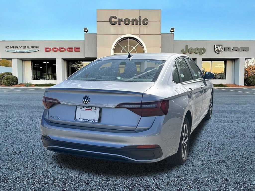 Used 2024 Volkswagen Jetta S image 3