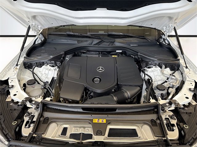Used 2025 Mercedes-Benz GLC 300 4MATIC image 32