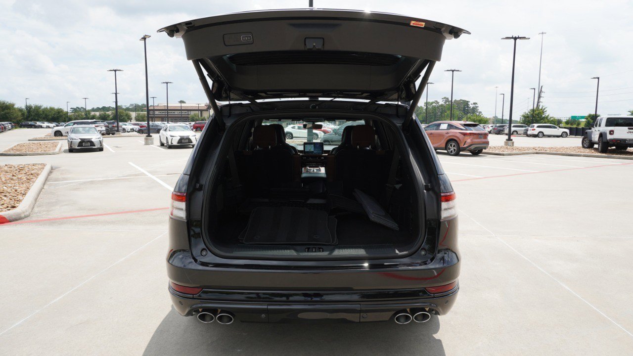 Used 2021 Lincoln Aviator Grand Touring w/ Equipment Group 302A AWD/4WD image 38