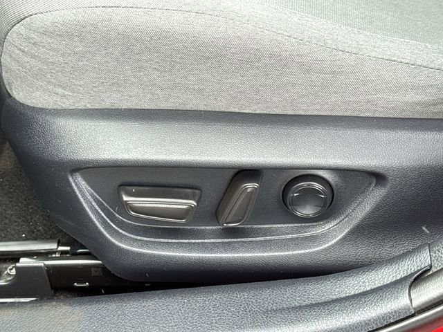 Used 2025 Toyota Camry LE w/ Convenience Package image 29