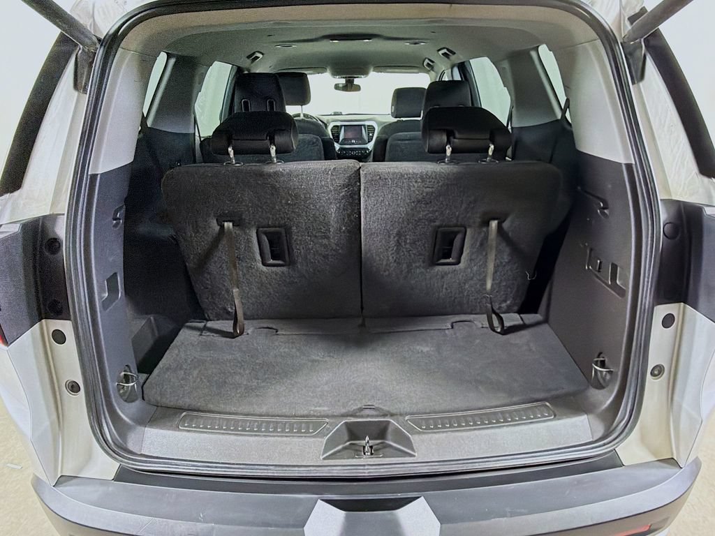 Used 2019 GMC Acadia SLE AWD/4WD image 22