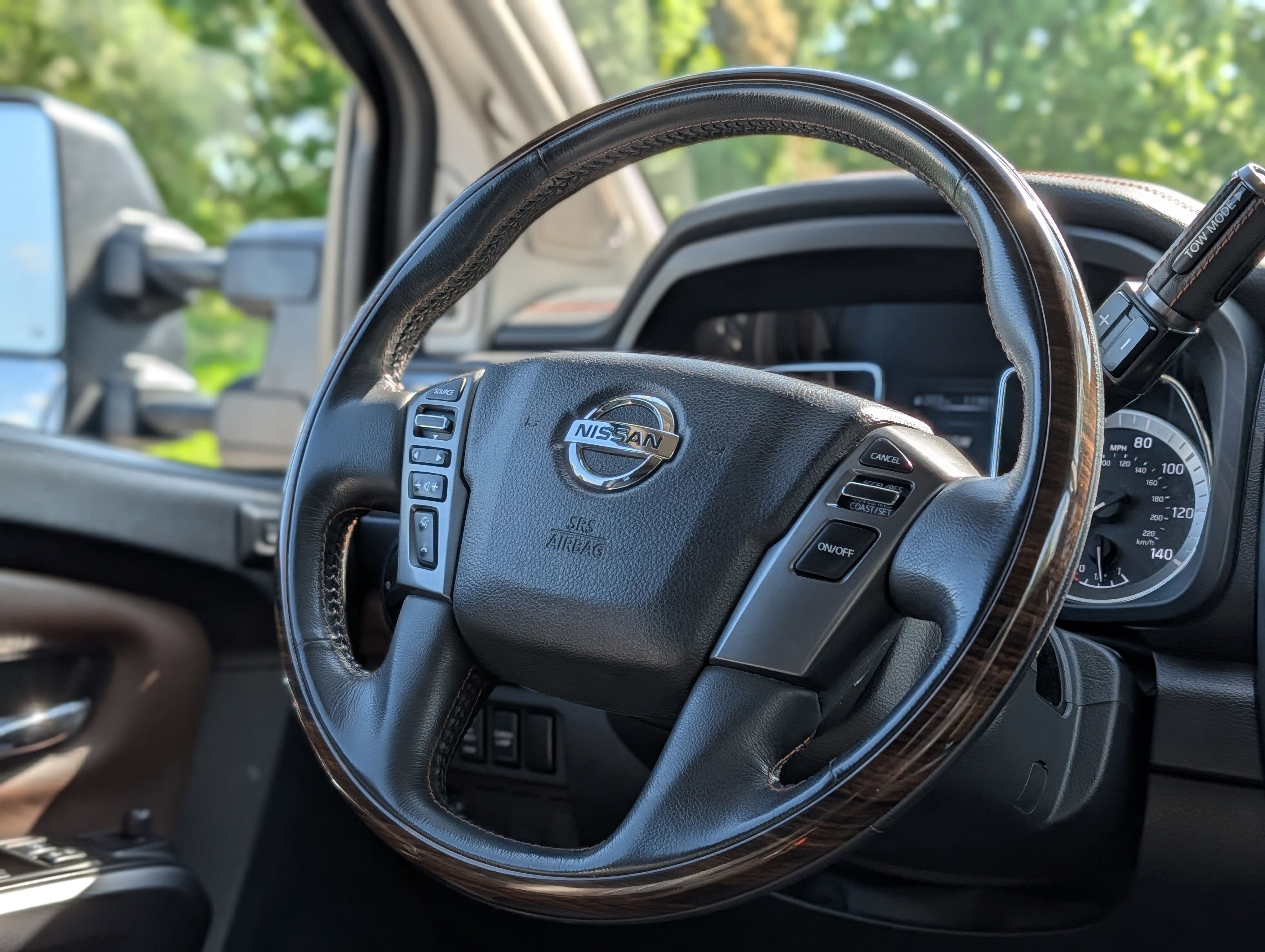 Used 2016 Nissan Titan Platinum Reserve AWD/4WD image 15