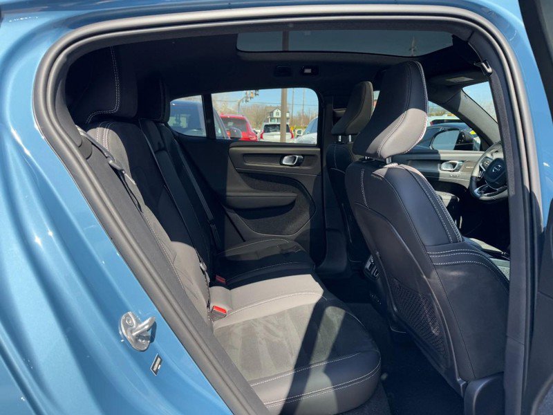 Certified 2023 Volvo C40 P8 Recharge Ultimate image 11