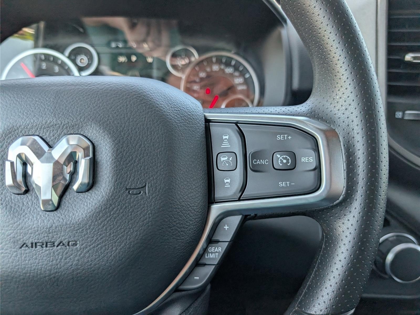 New 2026 RAM 1500 Express AWD/4WD image 19