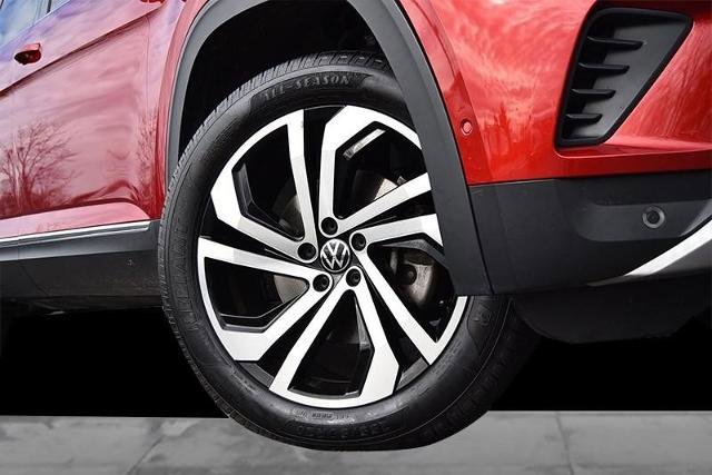 Used 2021 Volkswagen Atlas SEL Premium image 3