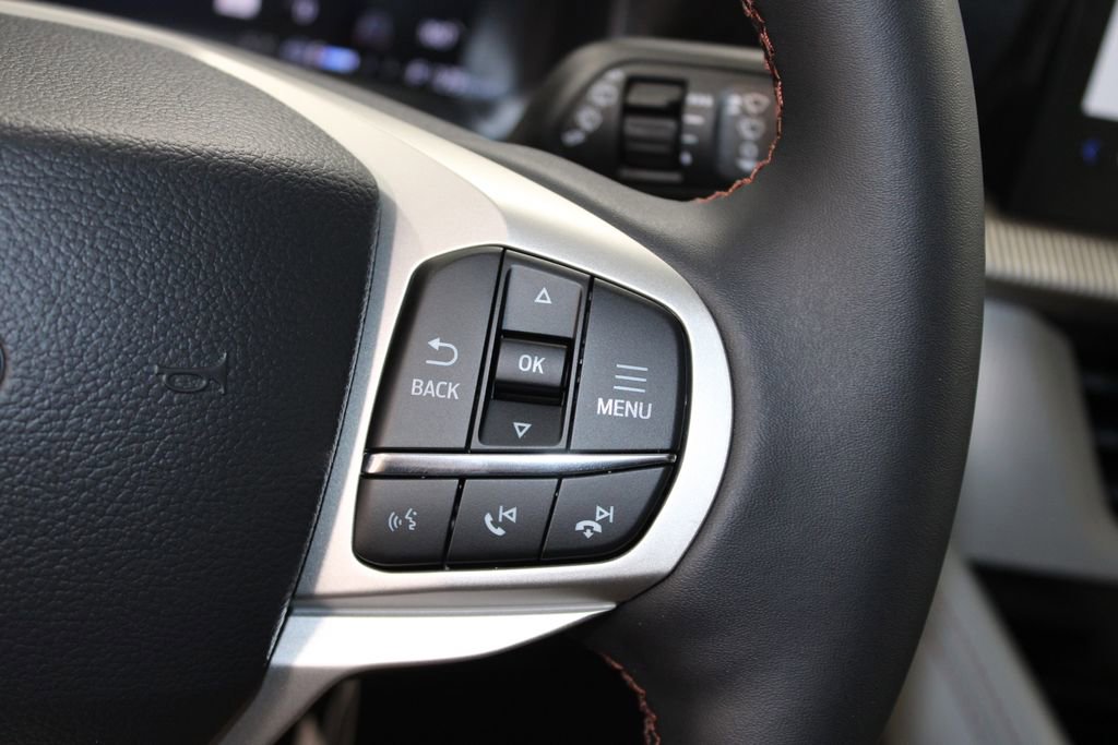 New 2026 Ford Explorer Active RWD image 40