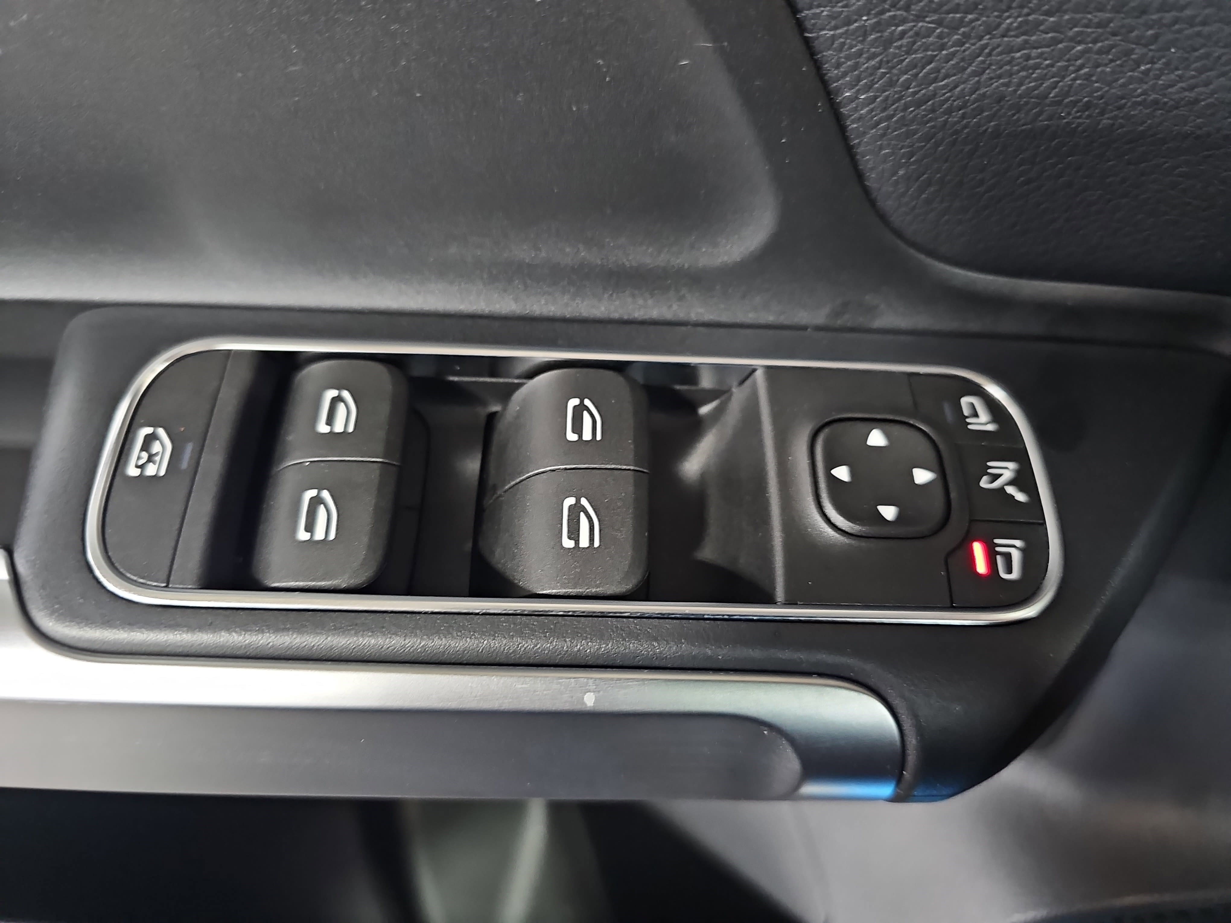 Certified 2024 Mercedes-Benz EQB 250+ image 30