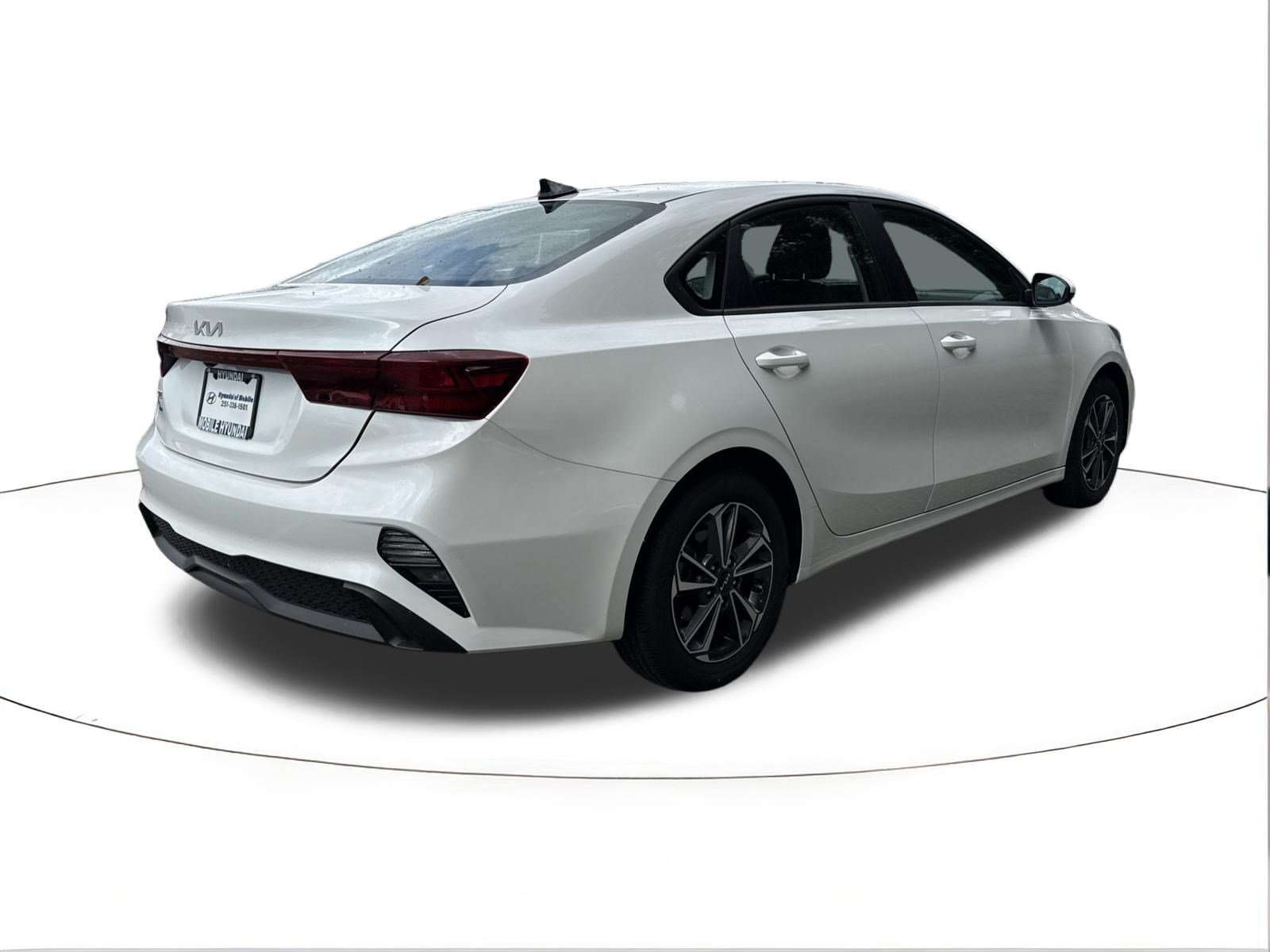 Used 2023 Kia Forte LXS FWD image 3