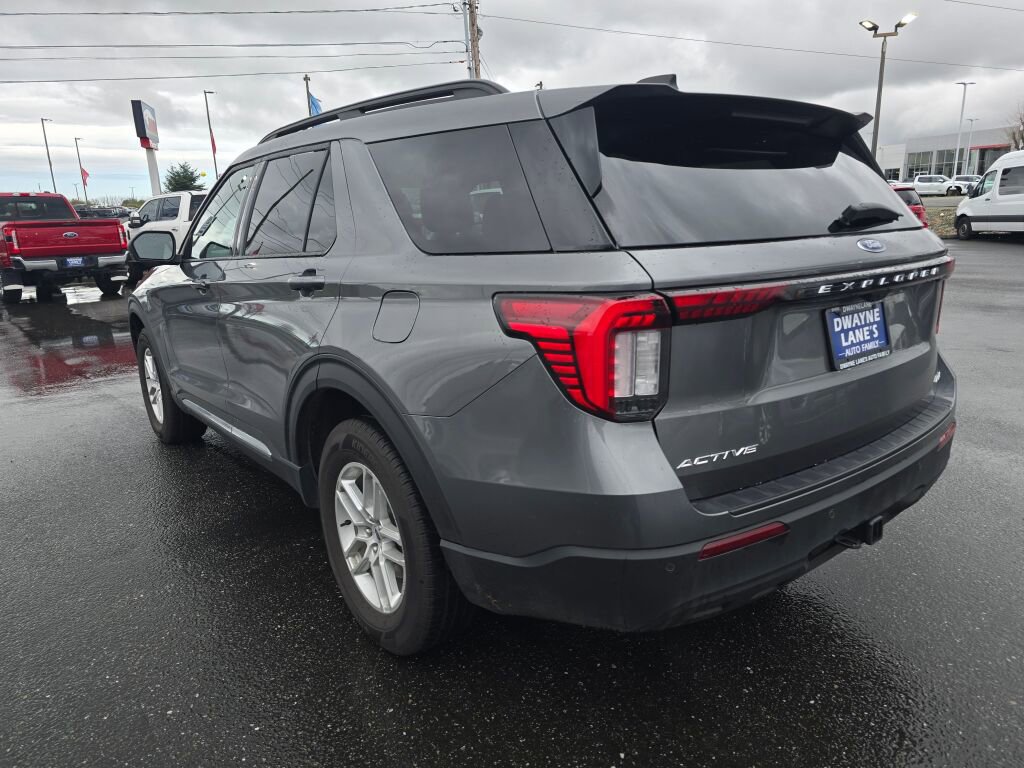 Used 2025 Ford Explorer Active image 7