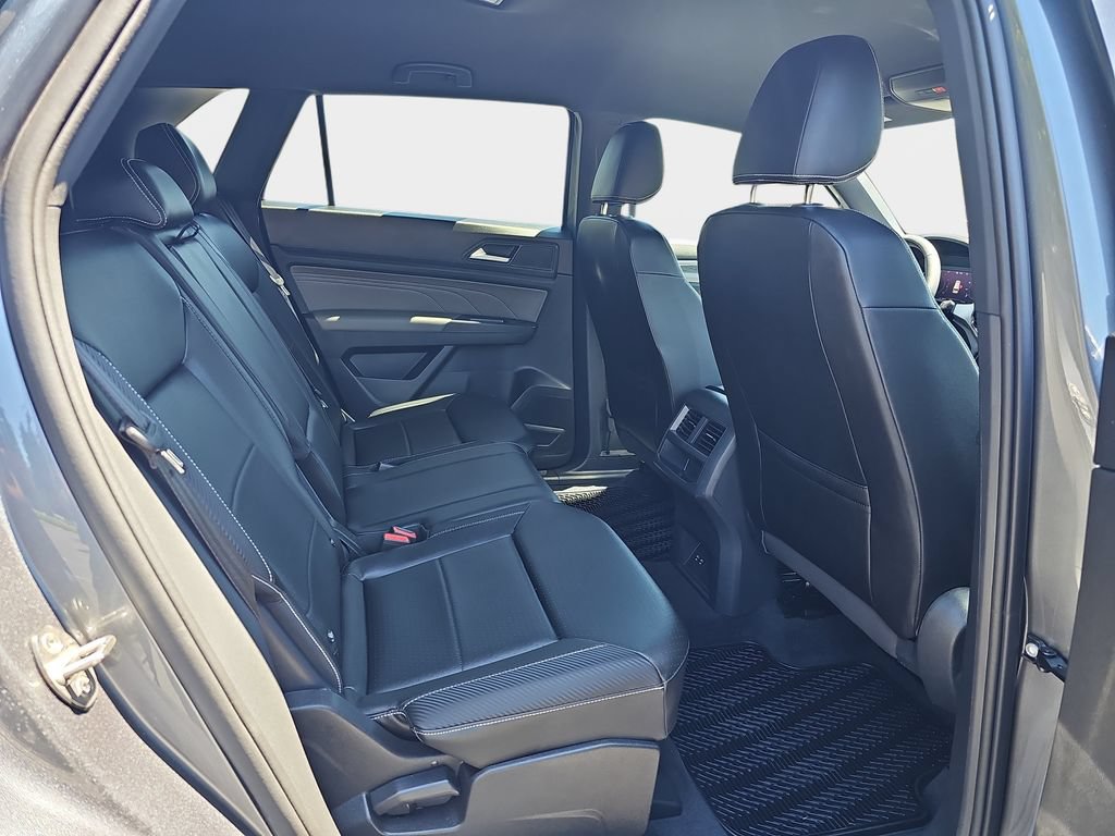 Used 2023 Volkswagen Atlas Cross Sport SE AWD/4WD image 14