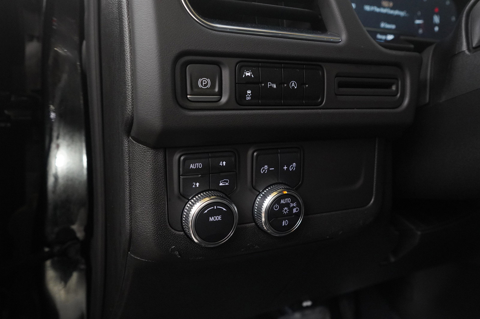 Used 2023 GMC Yukon XL SLT image 24