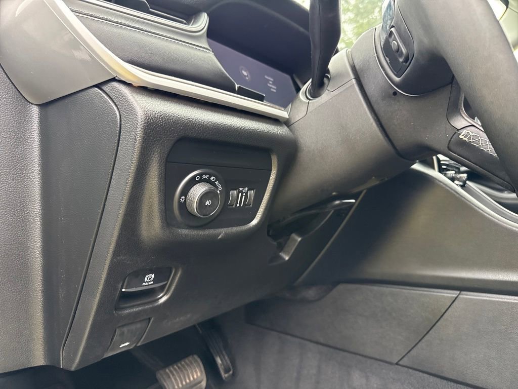 Used 2023 Jeep Grand Cherokee L Limited image 17