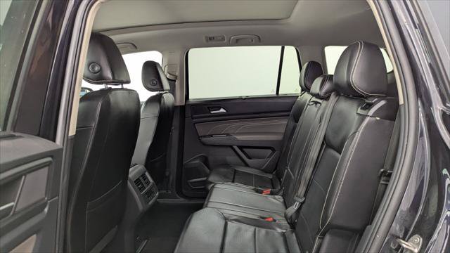 Used 2022 Volkswagen Atlas SE w/ Panoramic Sunroof Package FWD image 17