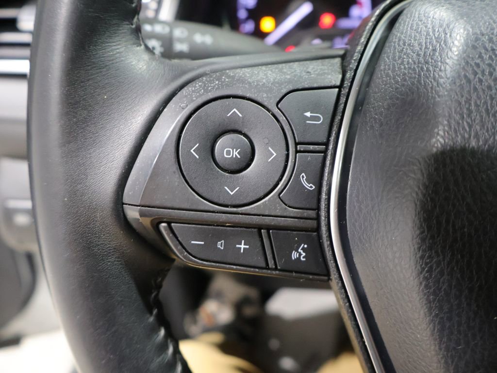 Used 2018 Toyota Camry SE w/ Audio Package FWD image 32