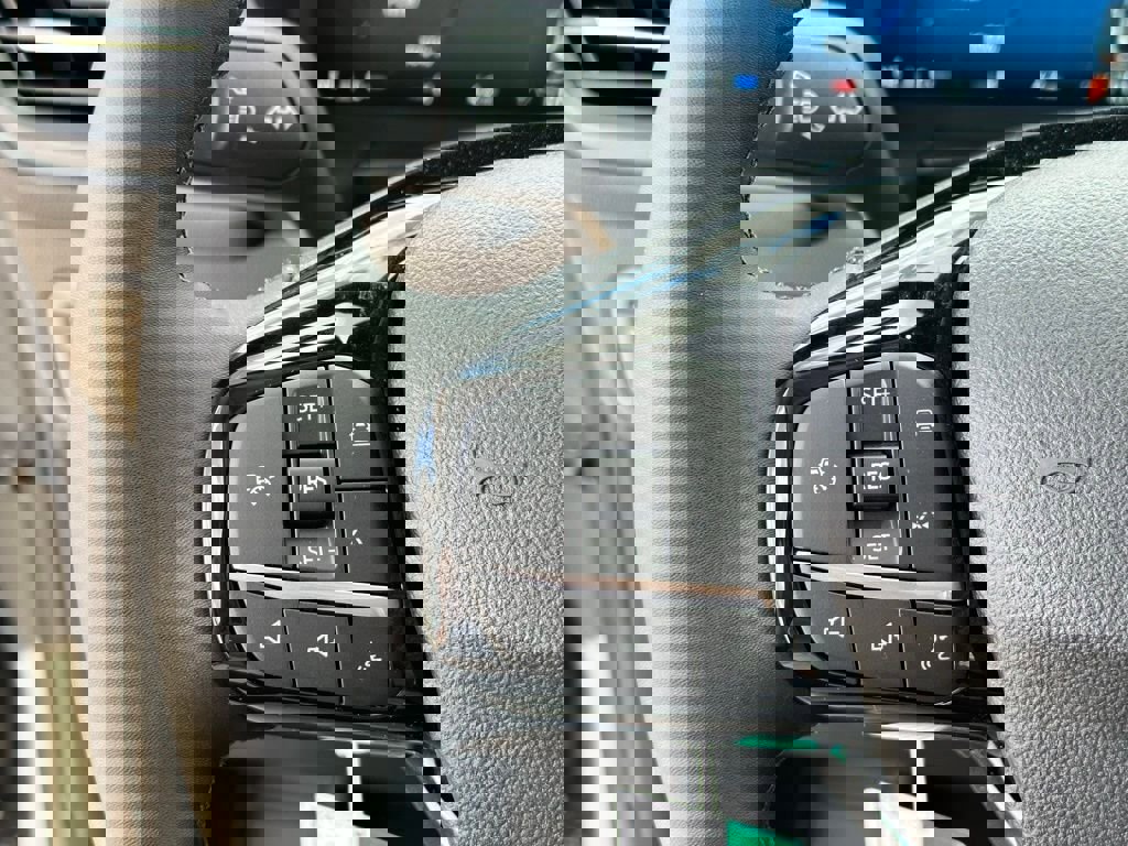 New 2024 Ford Escape SE w/ PHEV Premium Package image 24